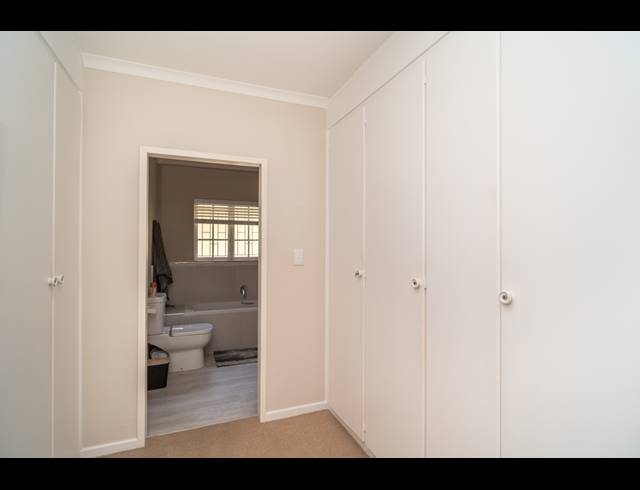 3 BEDROOM APARTMENT FOR SALE IN SUNNINGDALE